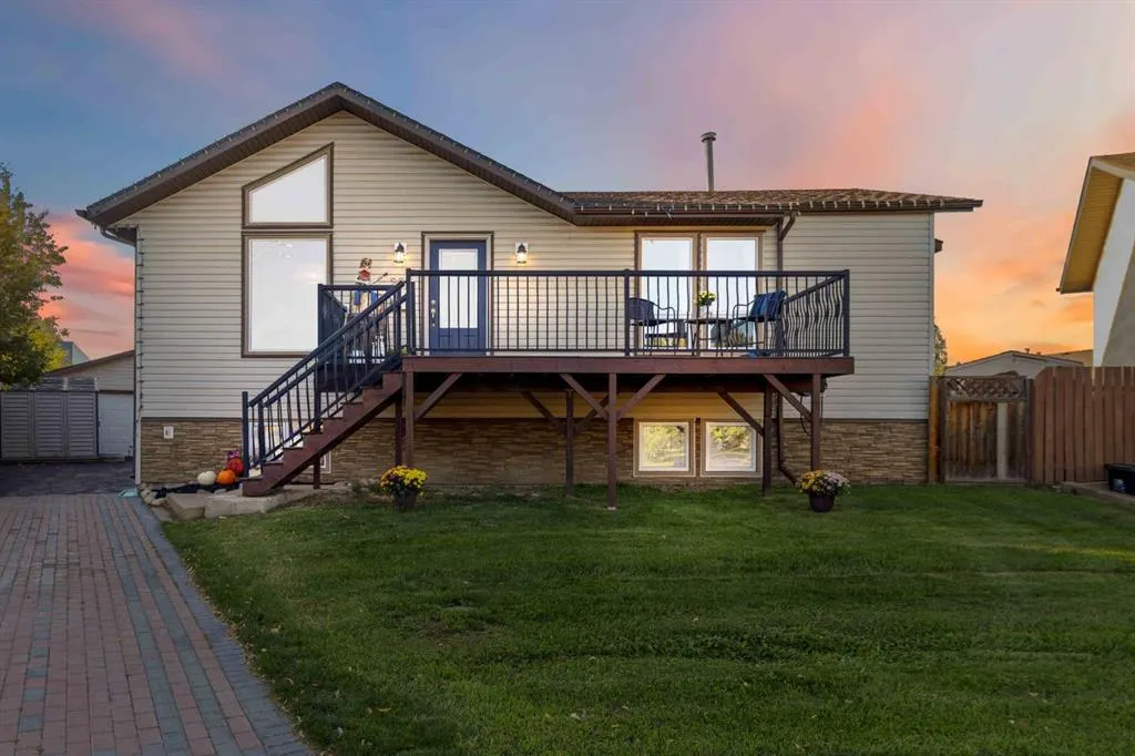 225 Farrell Crescent