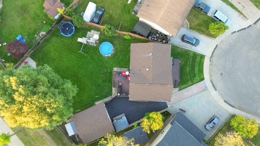 225 Farrell Crescent