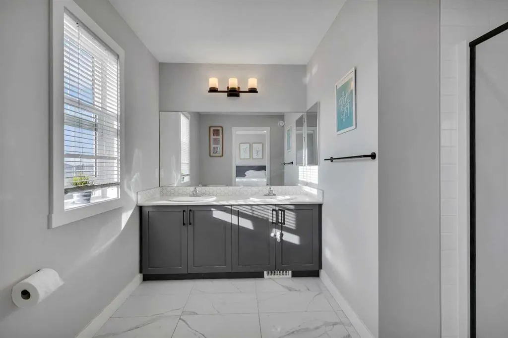 224 Hillcrest Road SW