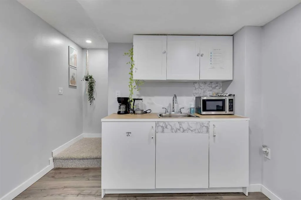 224 Hillcrest Road SW