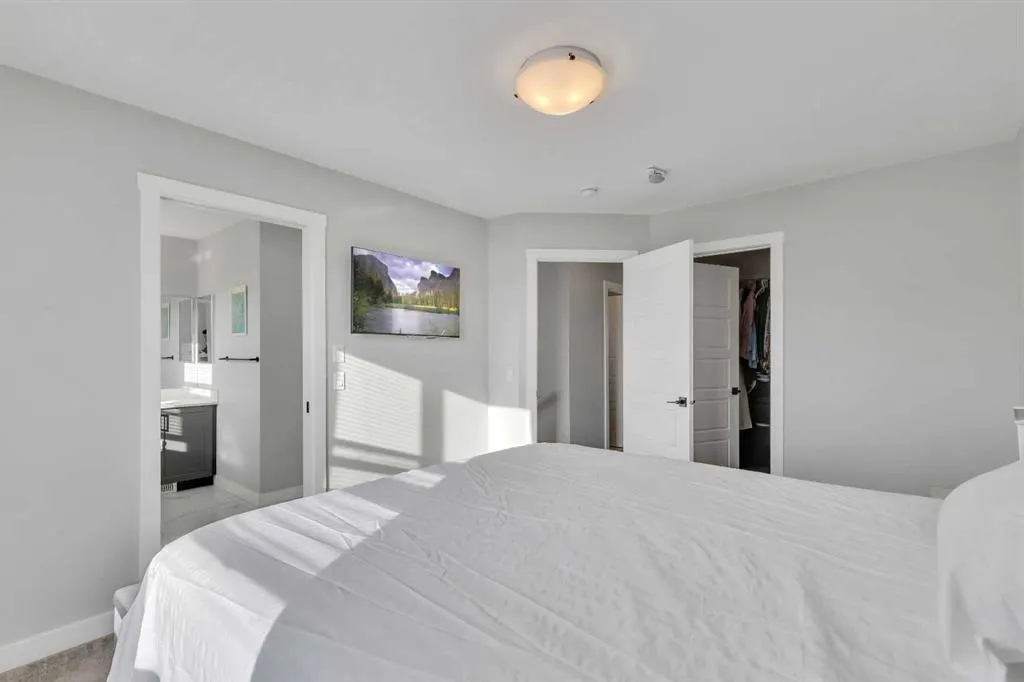 224 Hillcrest Road SW