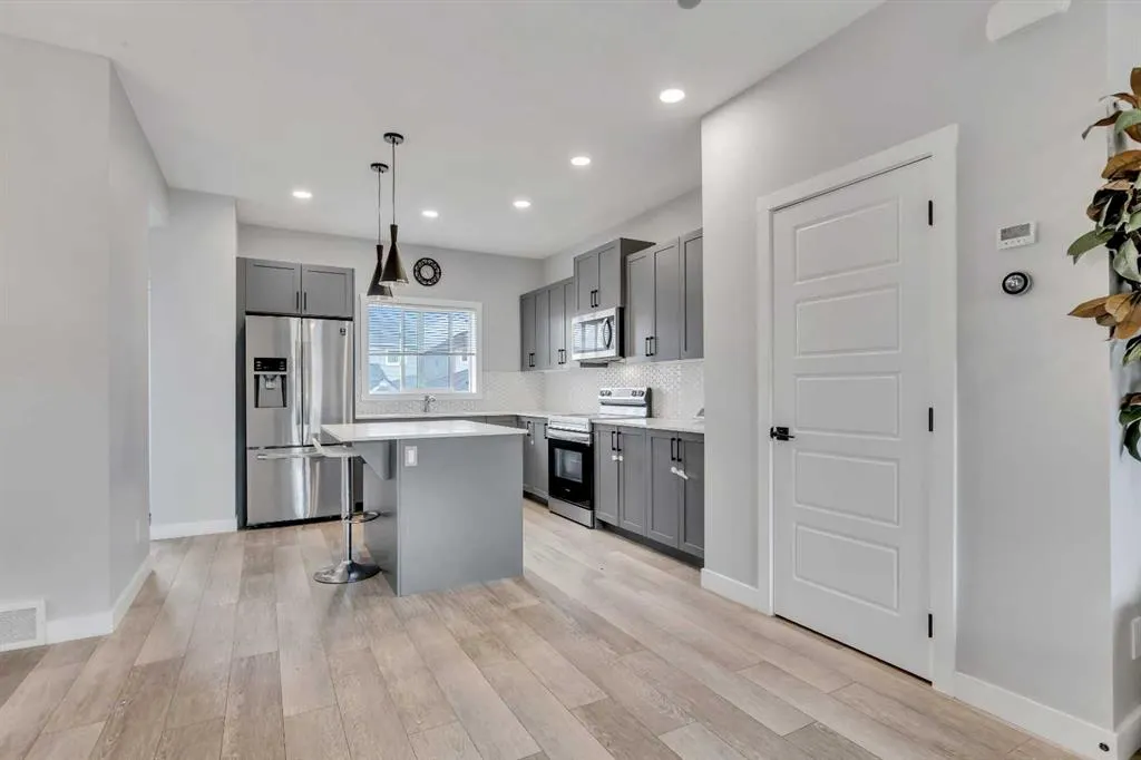 224 Hillcrest Road SW