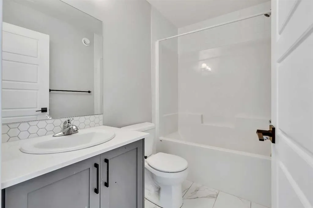 224 Hillcrest Road SW