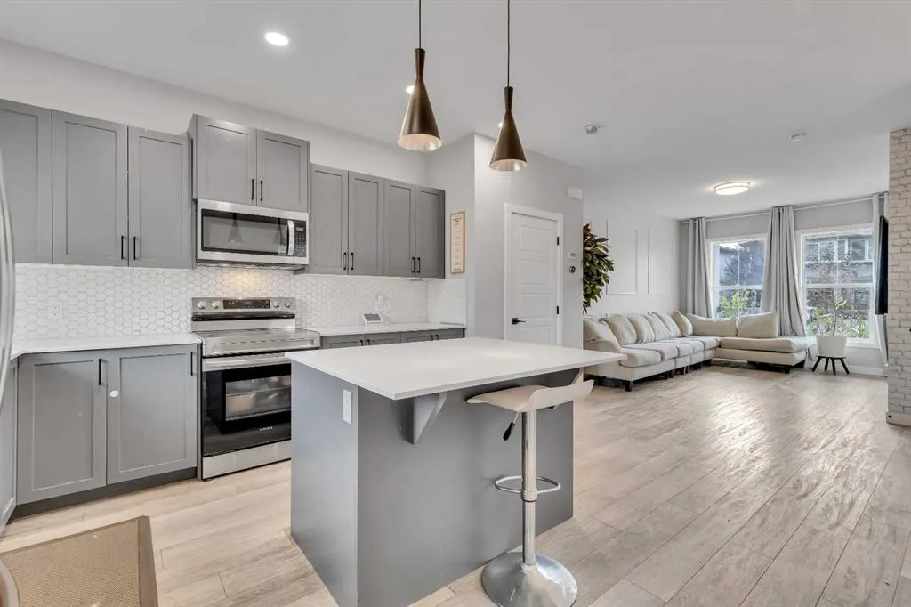 224 Hillcrest Road SW