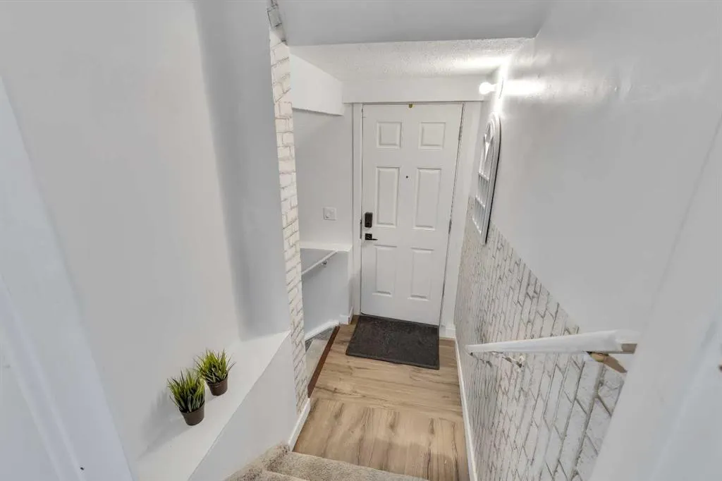 224 Hillcrest Road SW