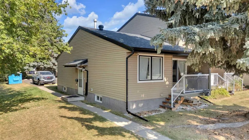 96 Holmes Street, #25