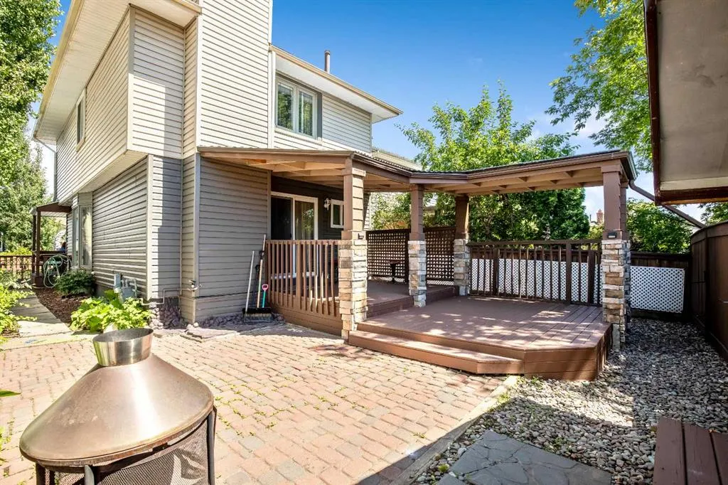 29 Woodglen Crescent SW