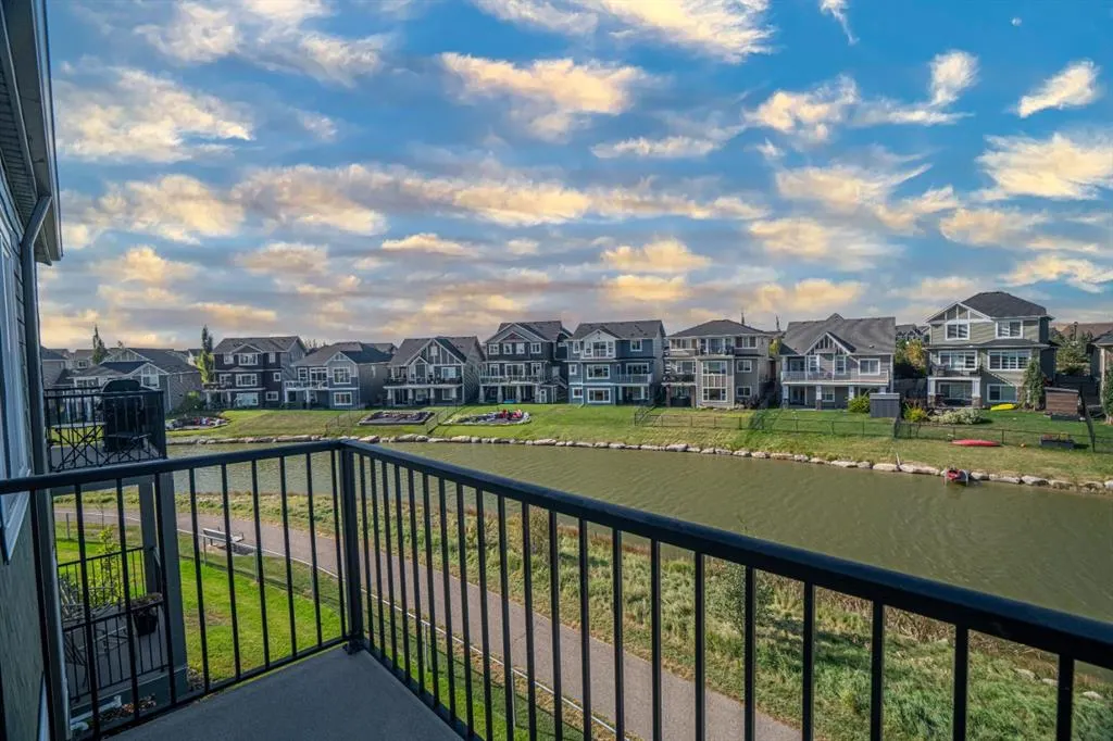 358 Canals Crossing SW
