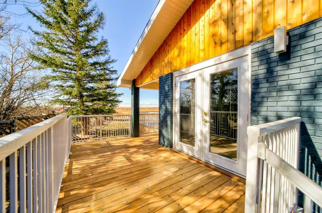 10 Sunset Crescent
