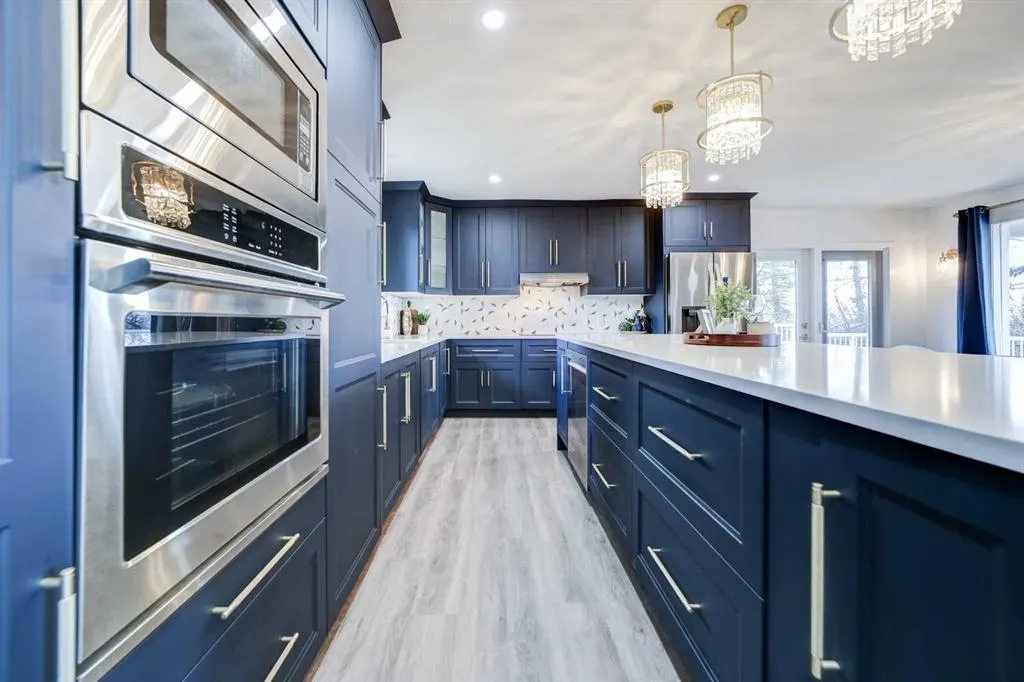 10 Sunset Crescent