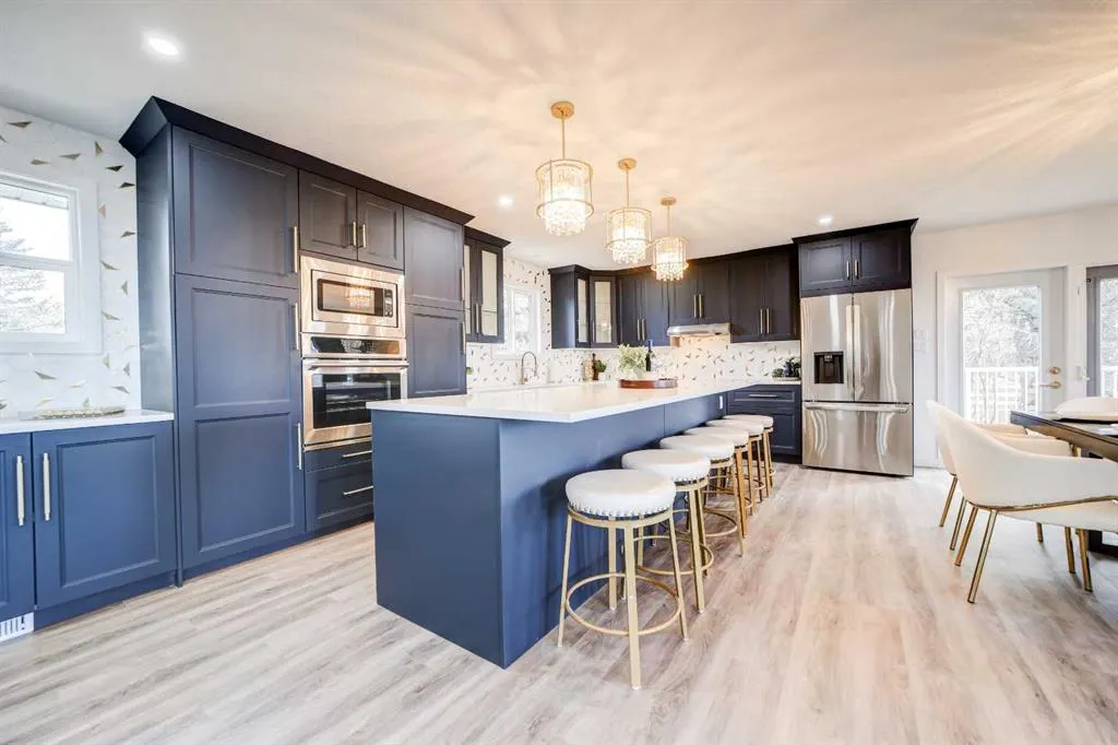 10 Sunset Crescent