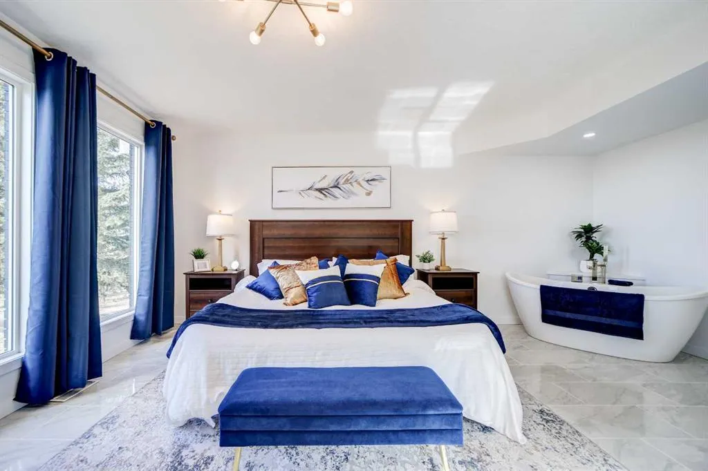10 Sunset Crescent