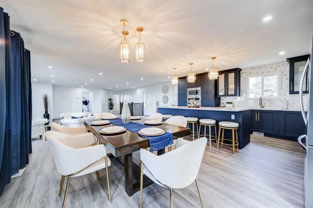 10 Sunset Crescent