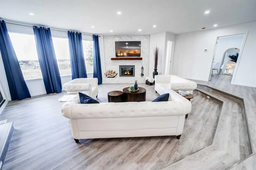 10 Sunset Crescent