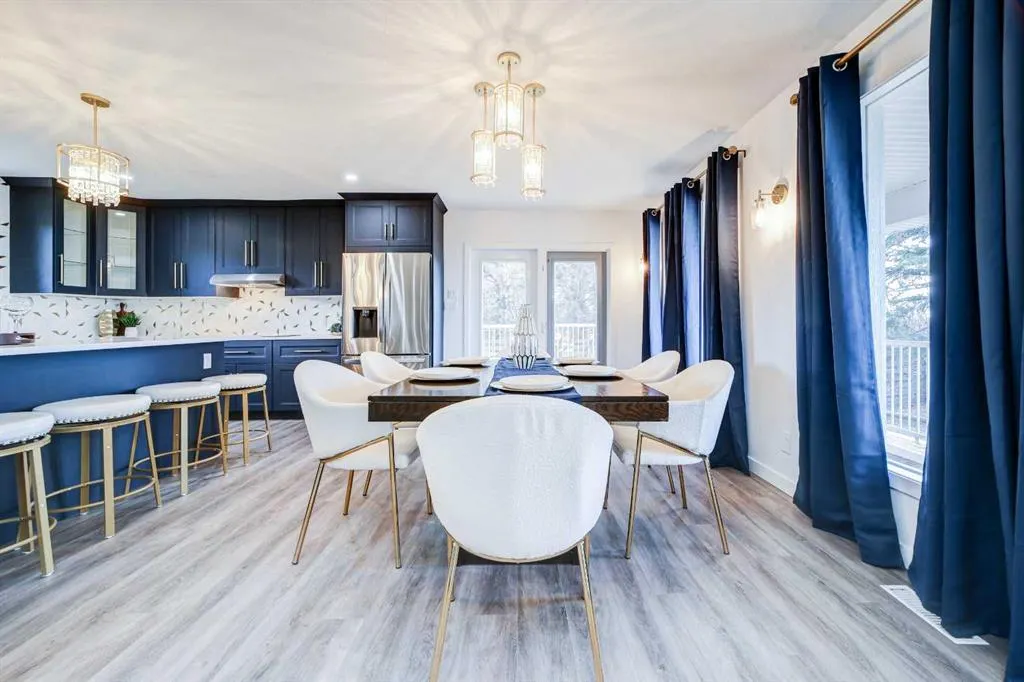 10 Sunset Crescent