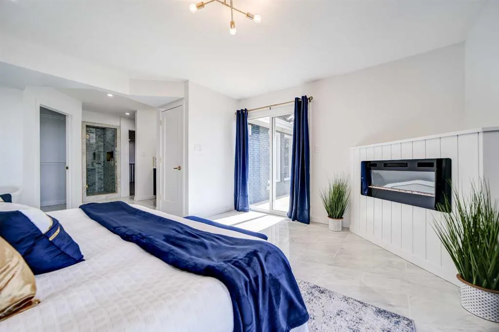10 Sunset Crescent