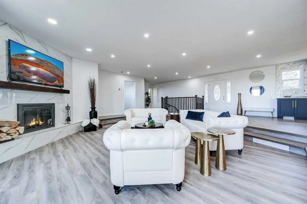 10 Sunset Crescent