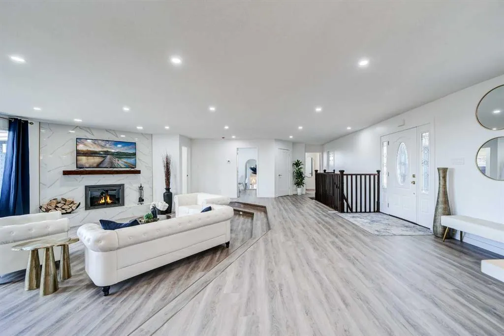 10 Sunset Crescent