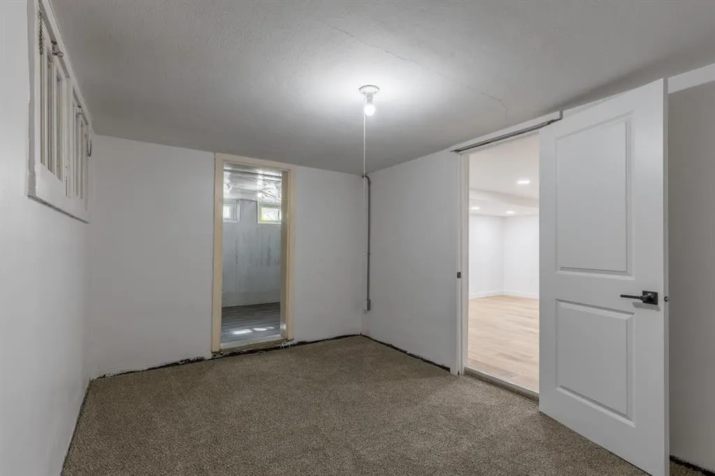 257 2 Street W