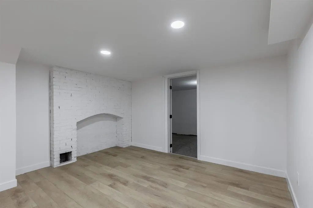 257 2 Street W