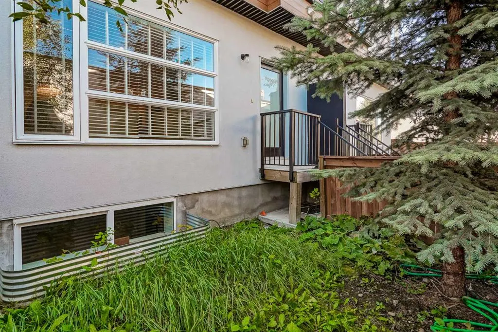 136 22 Avenue NE, #2