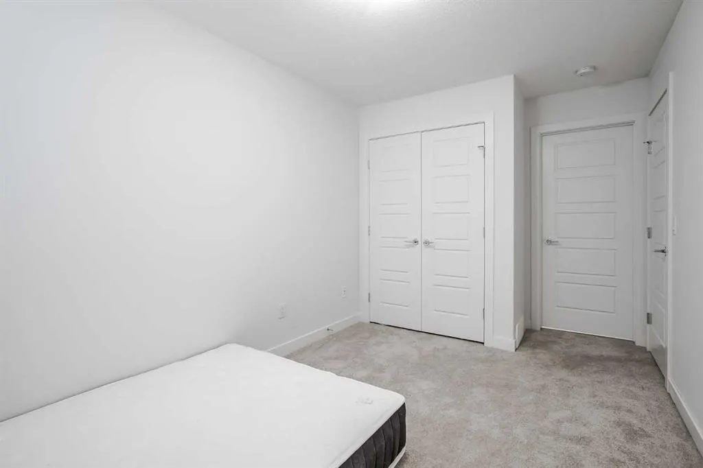 136 22 Avenue NE, #2