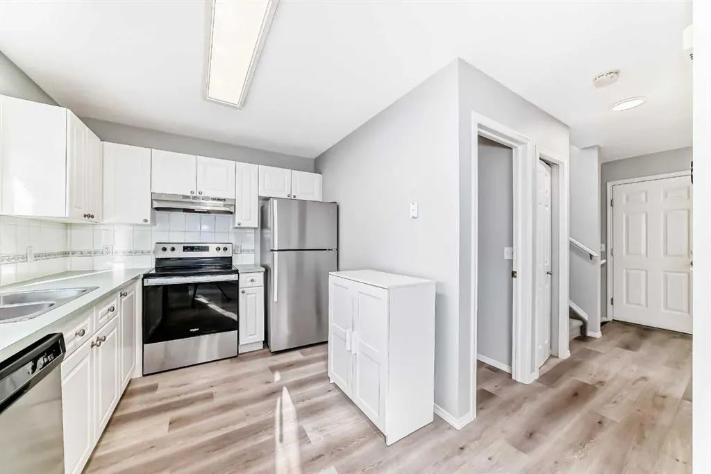 215 Harvest Gold Place NE