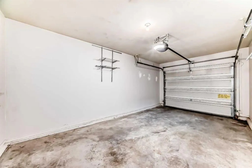 215 Harvest Gold Place NE