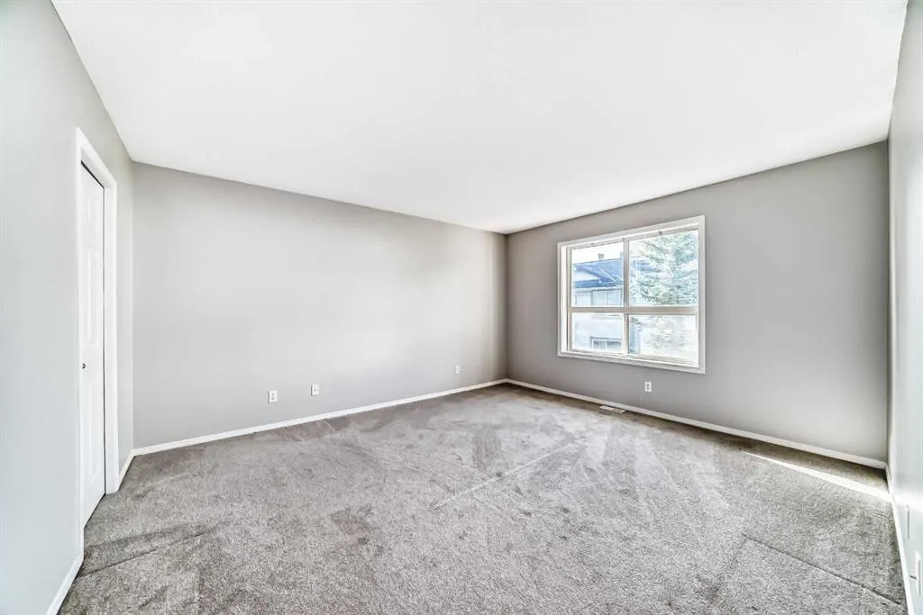 215 Harvest Gold Place NE