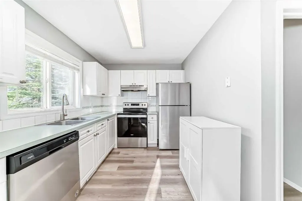 215 Harvest Gold Place NE