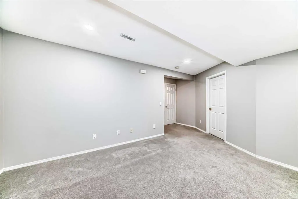 215 Harvest Gold Place NE