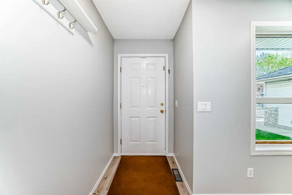 215 Harvest Gold Place NE