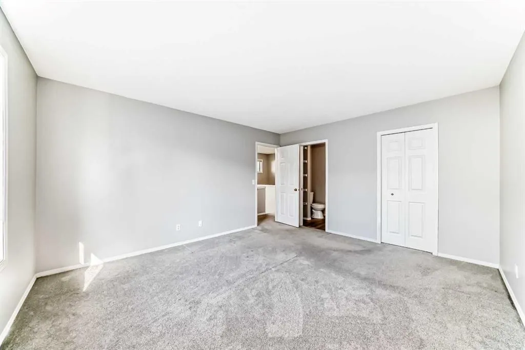215 Harvest Gold Place NE