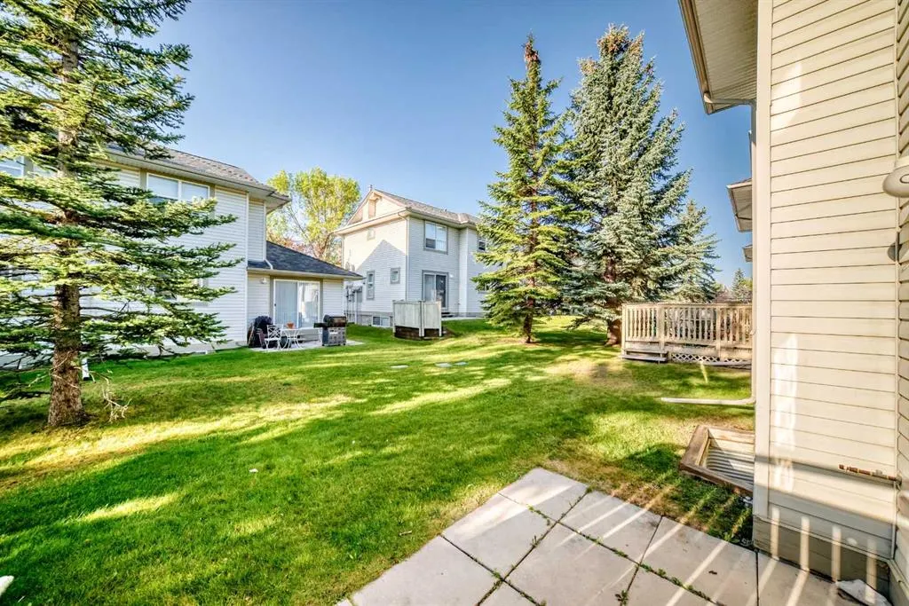 215 Harvest Gold Place NE