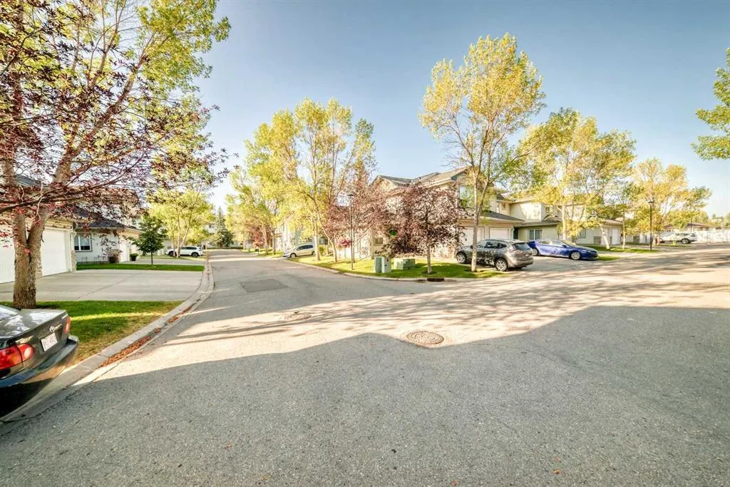 215 Harvest Gold Place NE