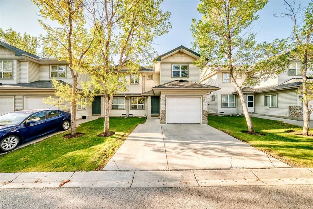 215 Harvest Gold Place NE