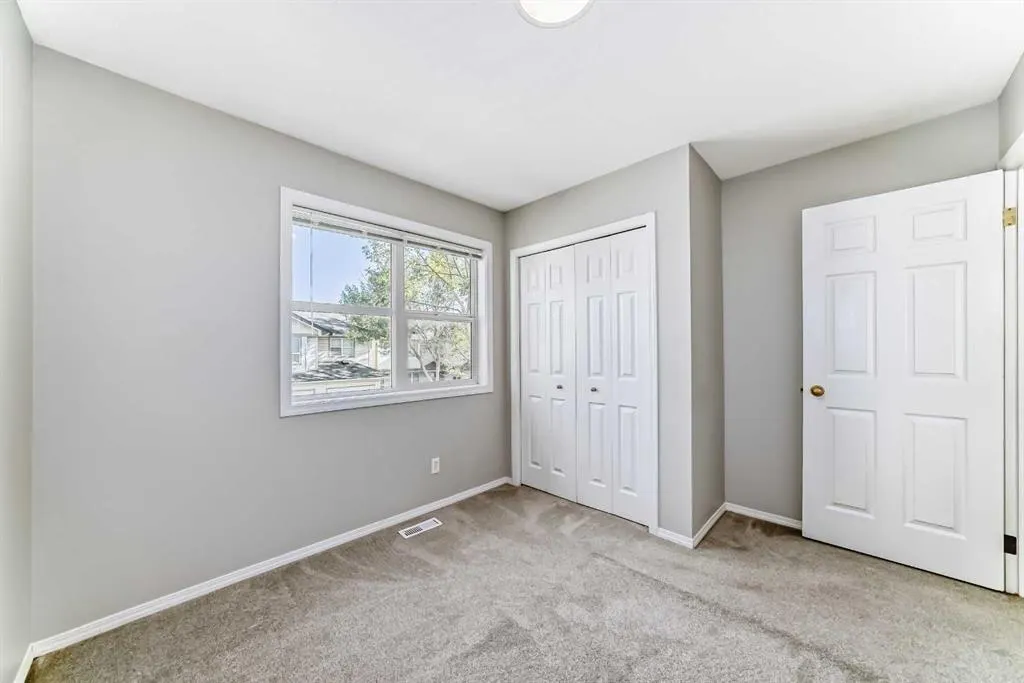215 Harvest Gold Place NE