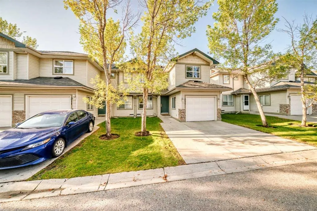 215 Harvest Gold Place NE