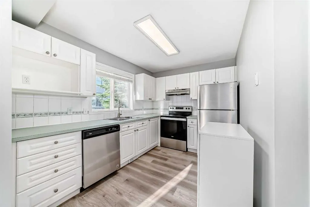 215 Harvest Gold Place NE