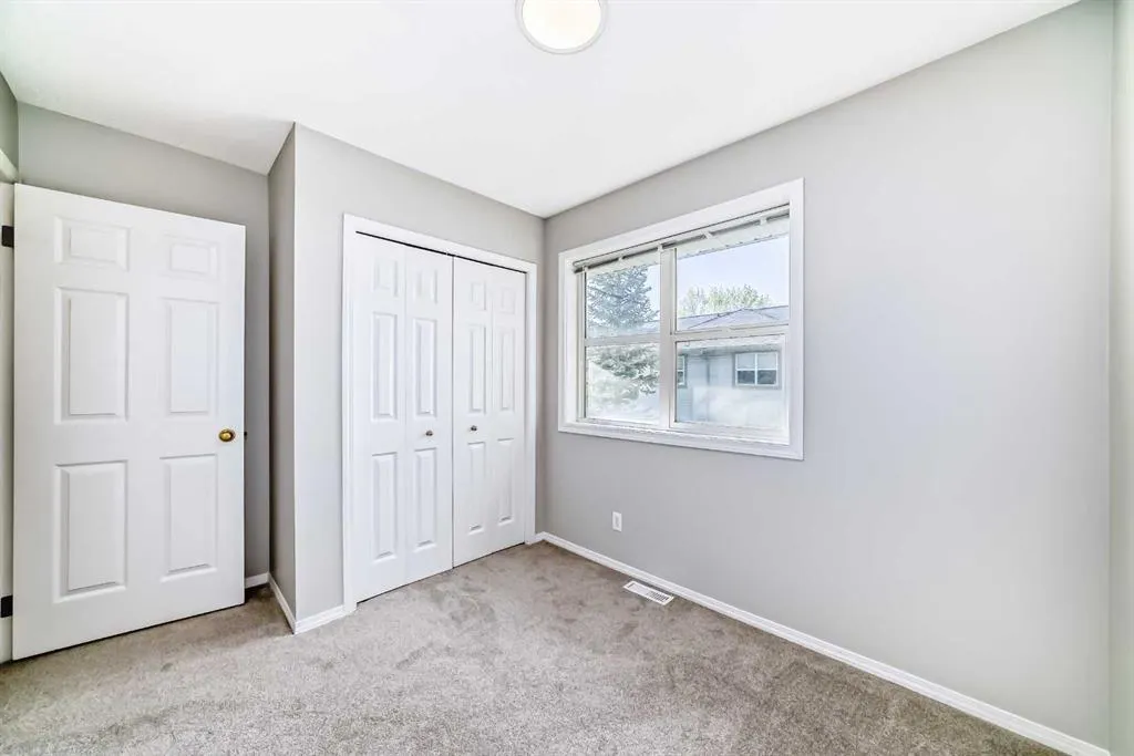215 Harvest Gold Place NE