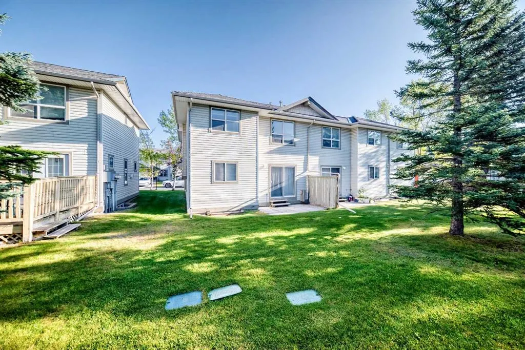 215 Harvest Gold Place NE
