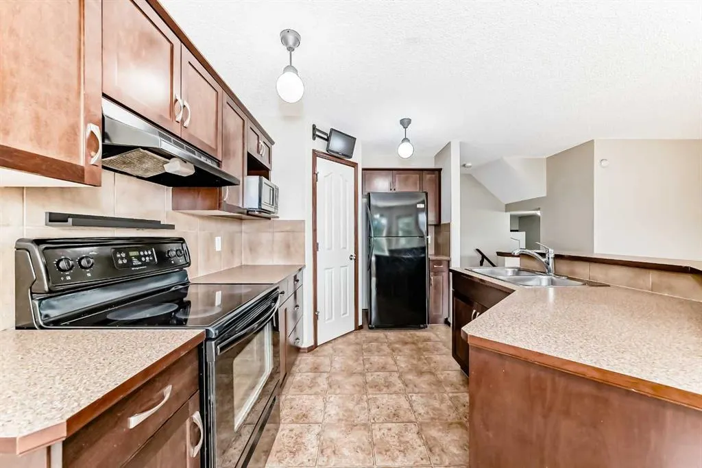 49 Sage Valley Manor NW