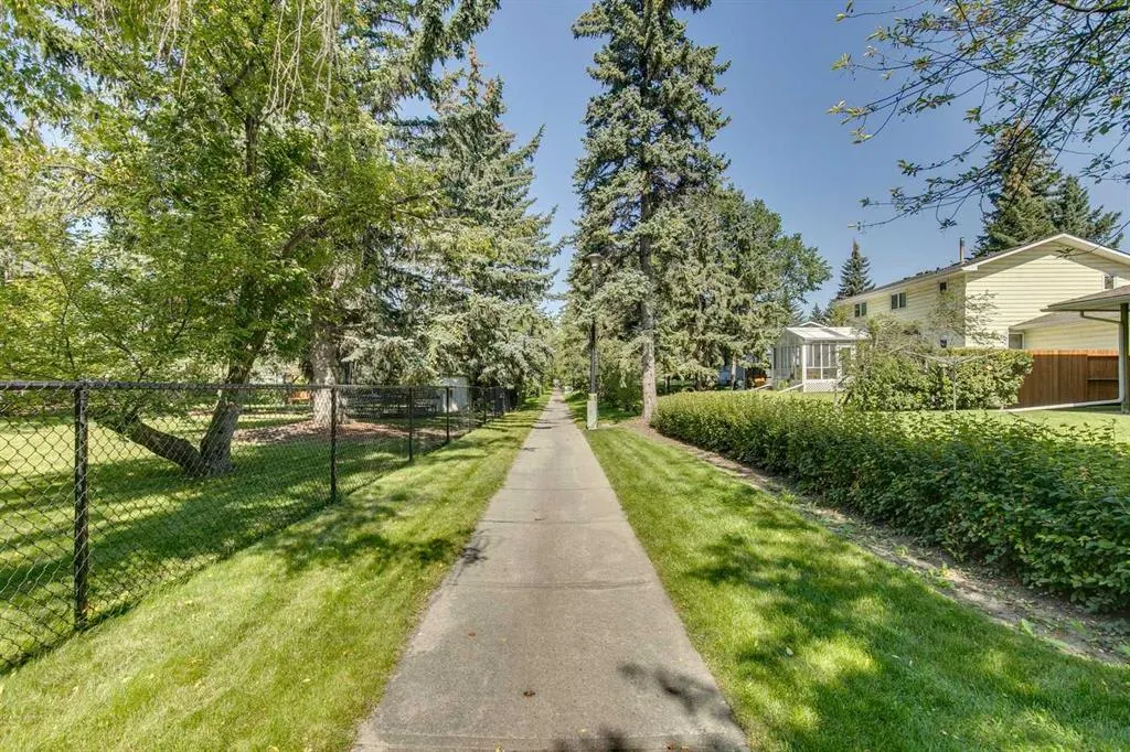 32 Vartown Place NW