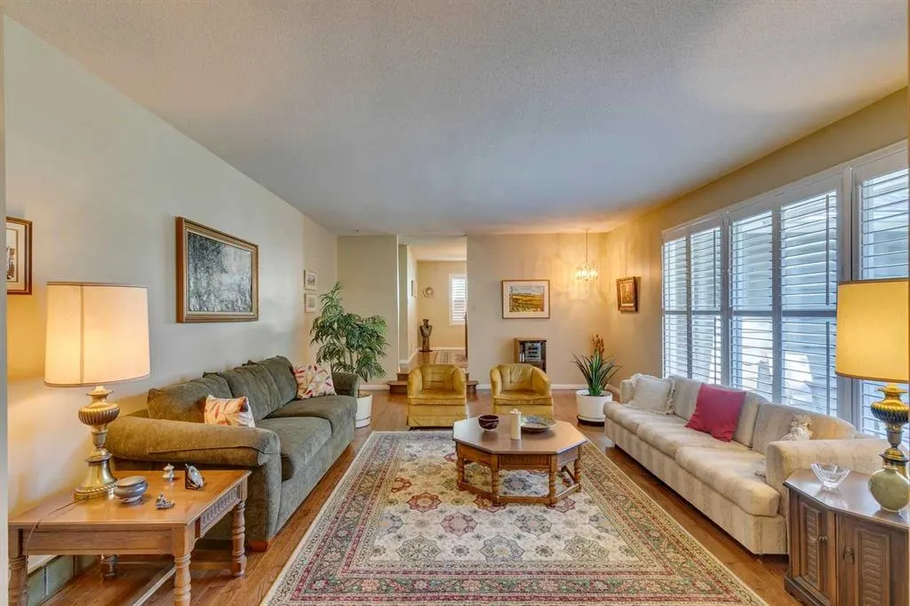 32 Vartown Place NW
