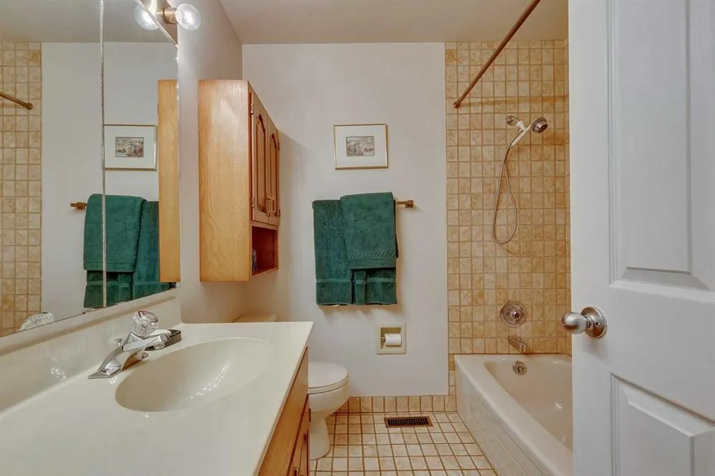 32 Vartown Place NW