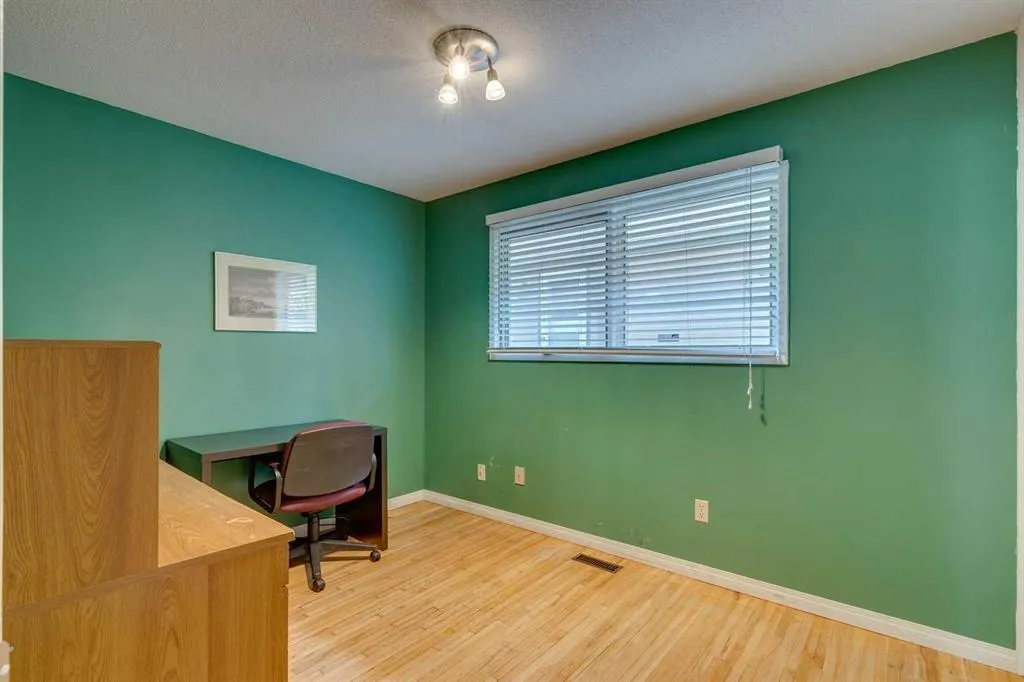32 Vartown Place NW