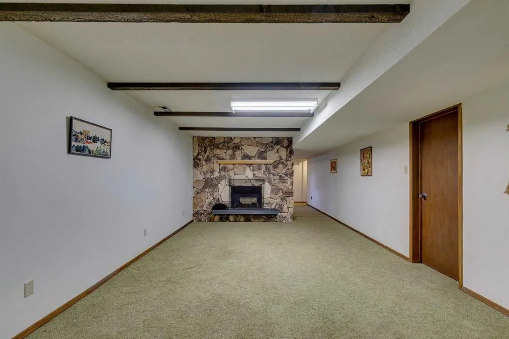 32 Vartown Place NW
