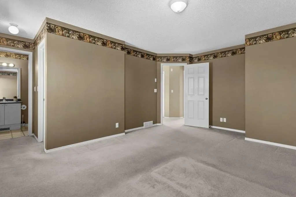 9718 Harvest Hills Link NE