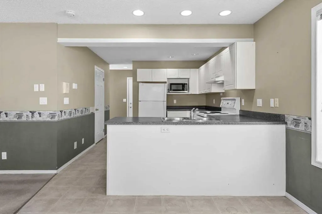 9718 Harvest Hills Link NE