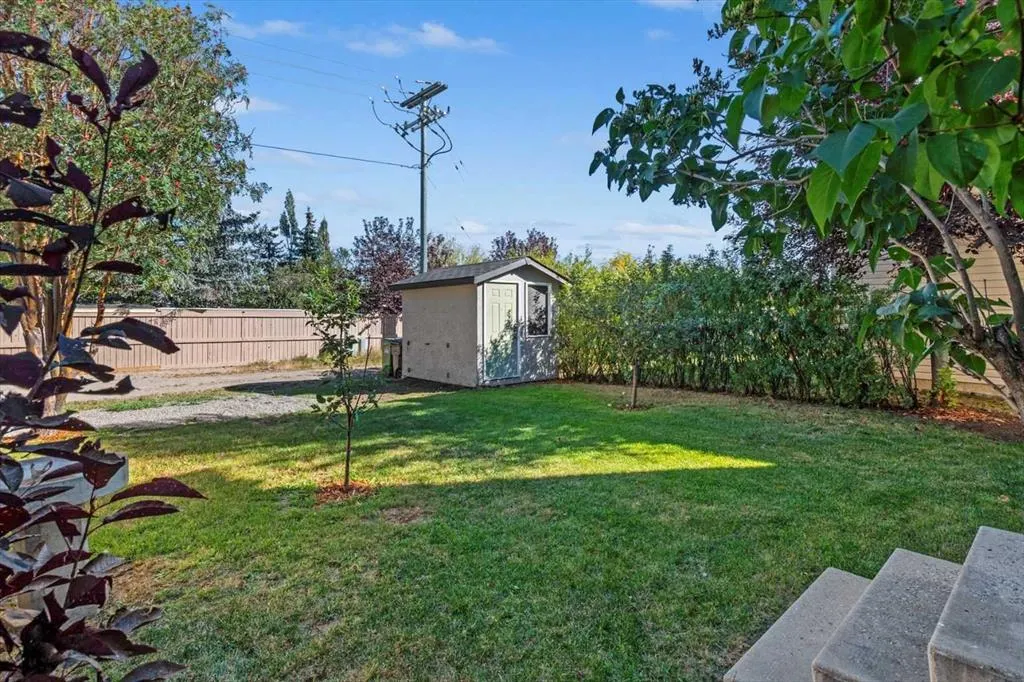 9718 Harvest Hills Link NE